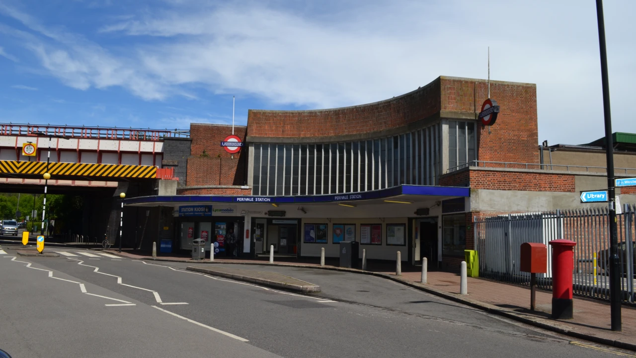 Perivale Station